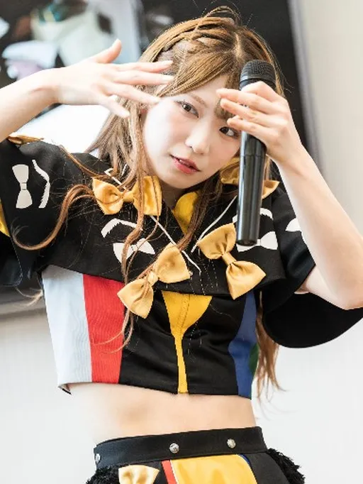 現在のレオナ３